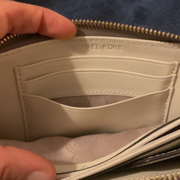 Michael Kors Snakeskin wallet Jet Set Travel Large Multifunction Phone Case - Picture 8 of 9